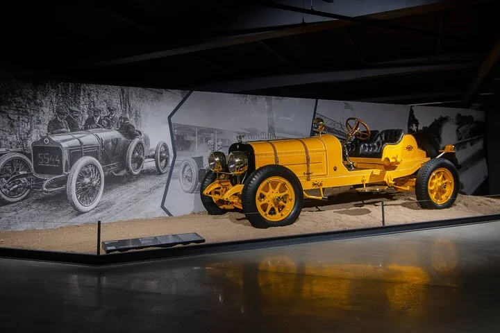 Vilniaus automuziejus, istorinių automobilių ekspozicija