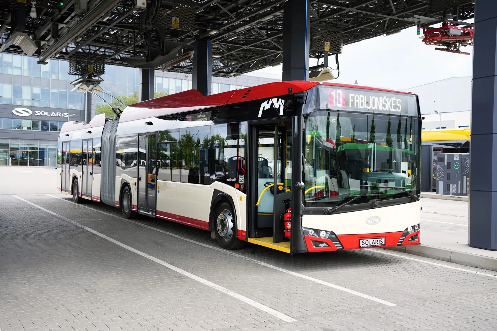 Vilniaus gatvėse – visiškai nauji 18 metrų troleibusai