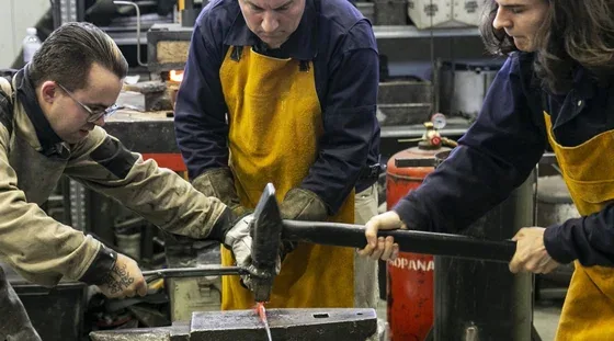 Forge. Atelier de fabrication de couteaux, événement à Vilnius
