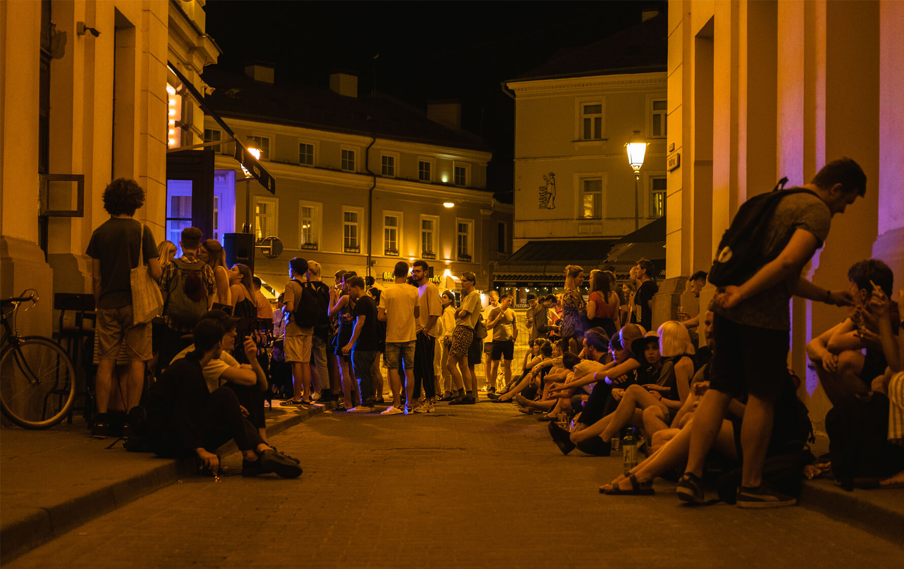 Guide des Meilleurs Bars de Vilnius : De la Bière Artisanale aux Cocktails Speakeasy