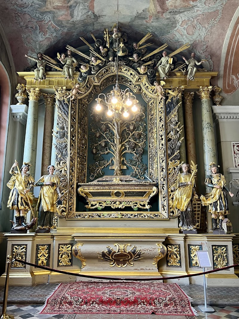 St. John the Baptist and St. John the Apostle and Evangelist Church – attraction à Vilnius — photo 4