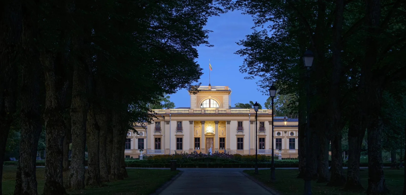 Trakai Voke Manor in Vilnius - Tiskeviciai palace, historic park and chapel — photo 5