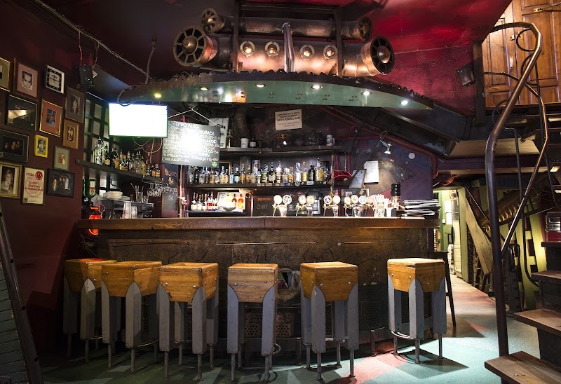 Von Craft Beer bis Cocktails: Ein Insider-Guide zu den besten Bars in Vilnius