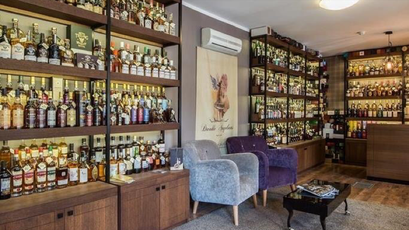 The Whisky Shop & Bar by Duoklė Angelams, bar à Vilnius
