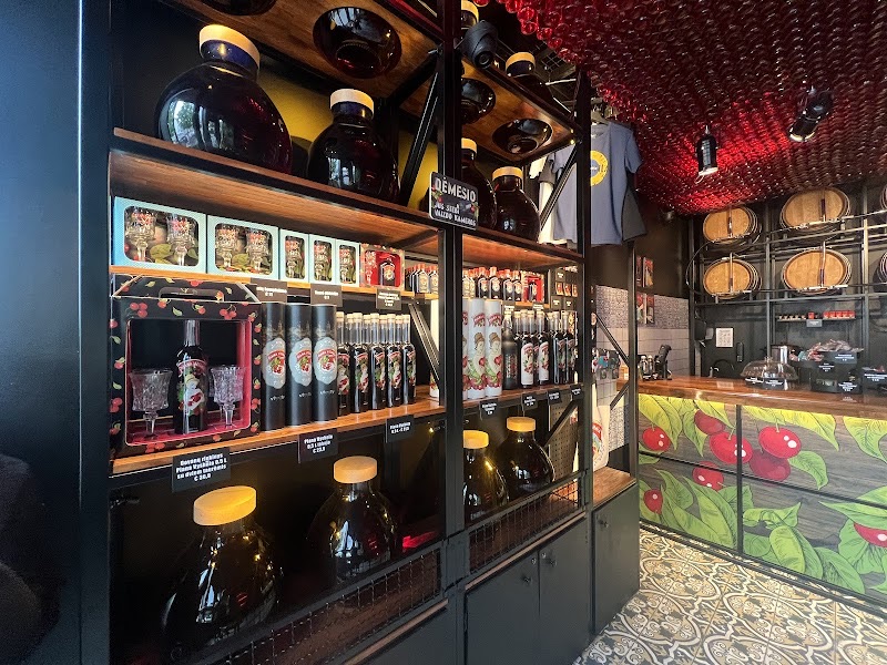 Piana Vyshnia 🍒, bar à Vilnius