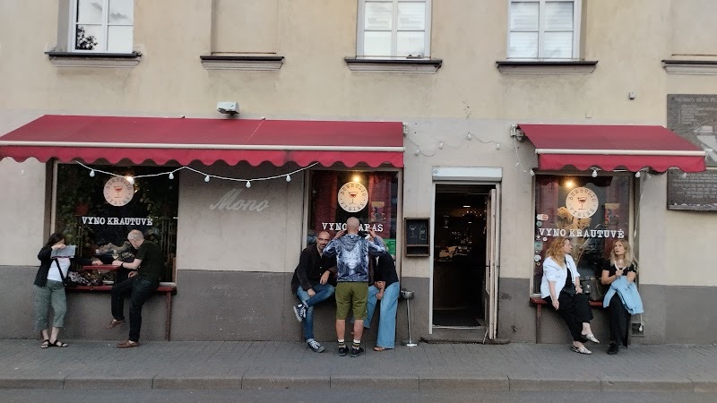 Burbulio Vyninė, italų vyno baras Vilniaus senamiestyje