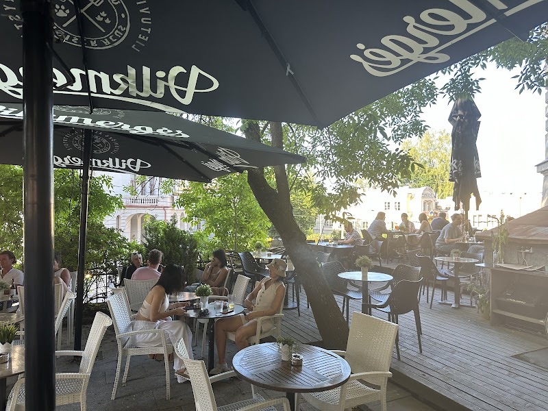 Amy Winehouse, bar à Vilnius