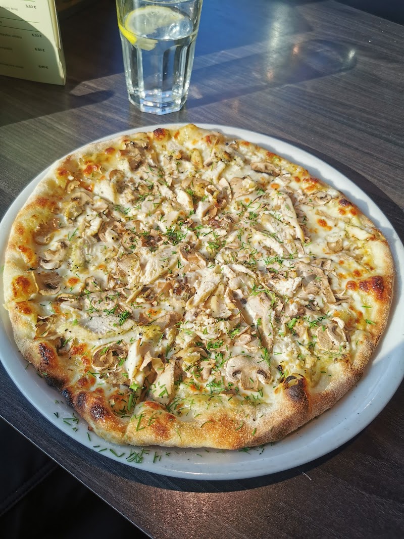 Can Can Pizza - Viršuliškės – restaurant in Vilnius — photo 2