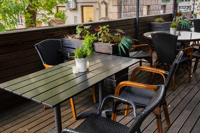 Juoda Raudona, restaurant in Vilnius