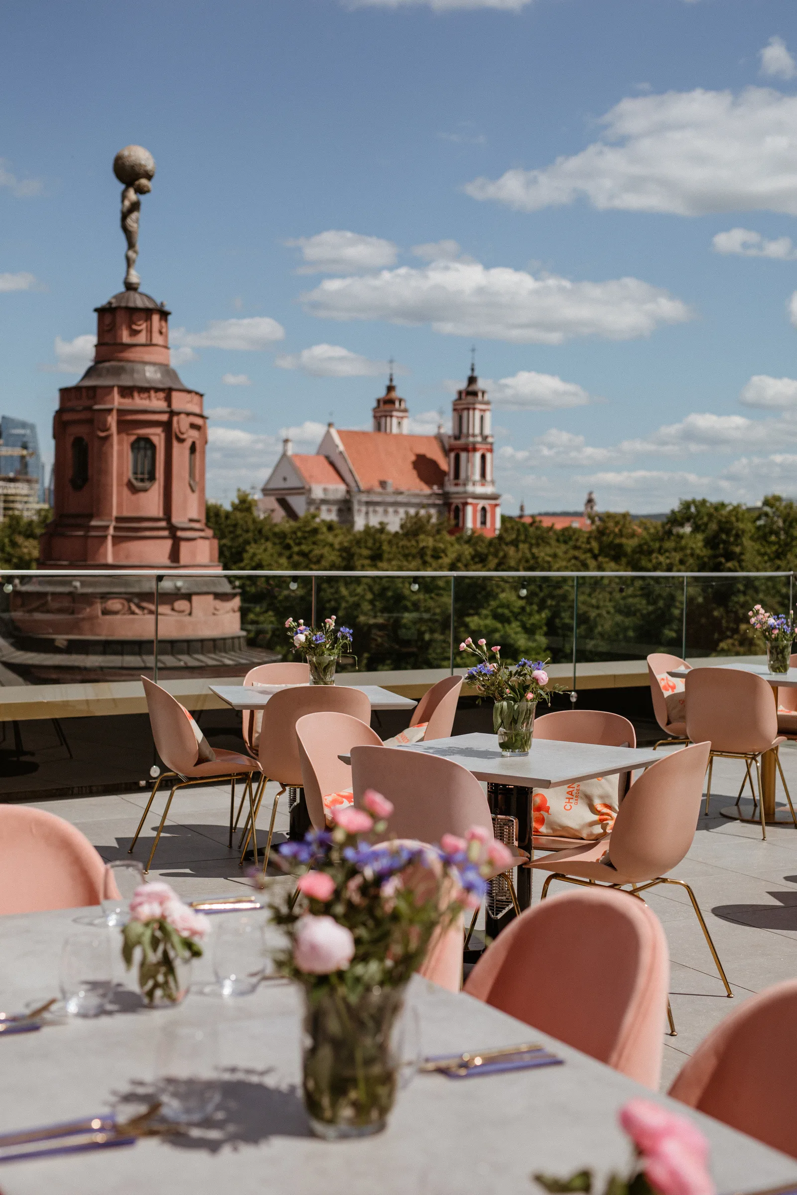 Pink & Yellow rooftop terrace on Gediminas Avenue, Vilnius — photo 4