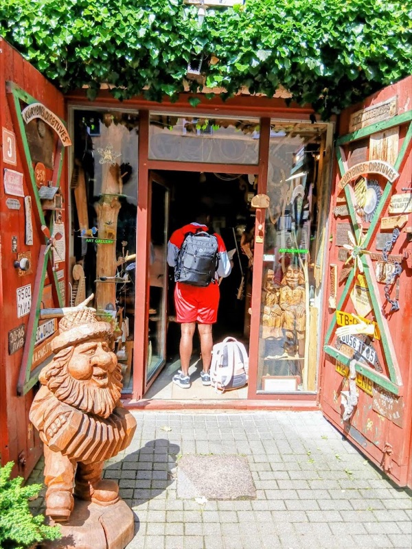 Studio d'art de Jonas Bugailiškis - Le monde mélodieux du bois (atelier d'un artiste populaire lituanien), boutique à Vilnius