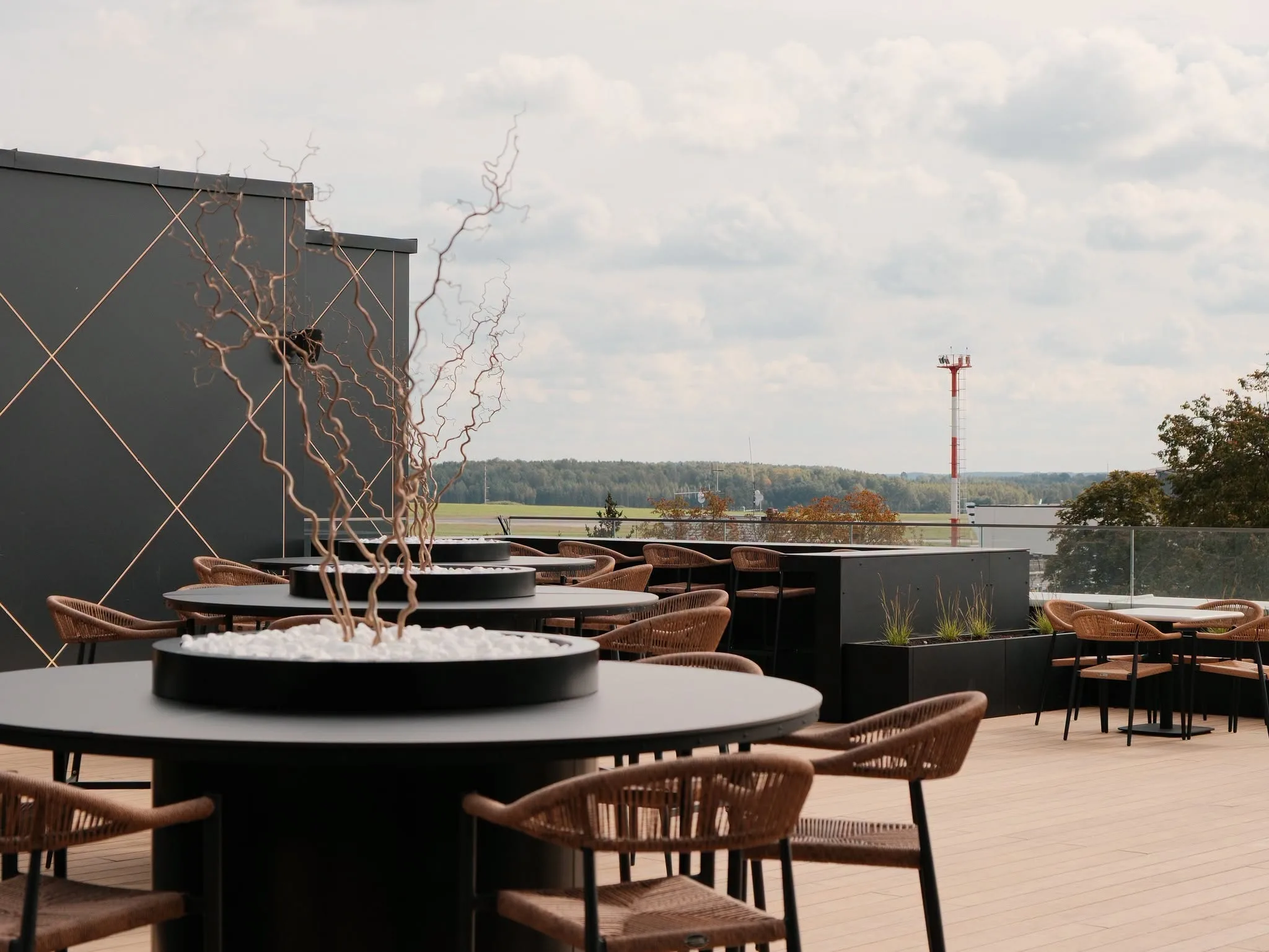 Vilniuje atsirado nauja vieta stebėti lėktuvus | VisitVilnius.lt